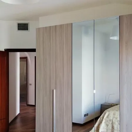 Διαμέρισμα Spacious In With Sea View - 115 M²